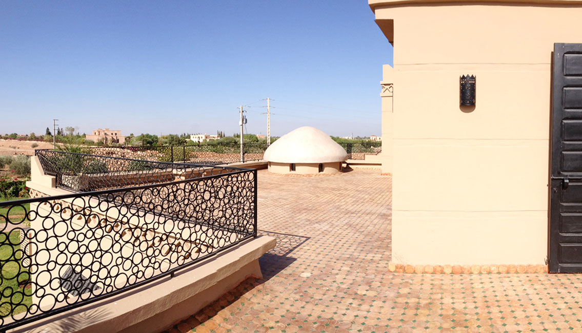 Balcon vaste à villa romanouk en marroc